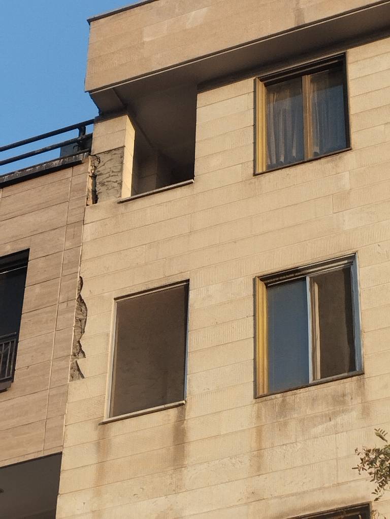 چسبیدن دو ساختمان بهم